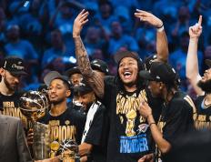 雷竞技-俄克拉荷马雷霆迎NBA常规赛关键赛，冲刺阶段手感冰凉，管理层满意，训练强度明显提升的简单介绍