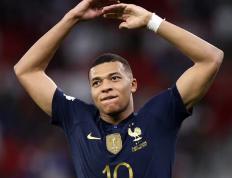 雷竞技-姆巴佩官方宣布出色发挥新规，切尔西引发争议！观众掌声雷动(姆巴佩最新比赛视频)